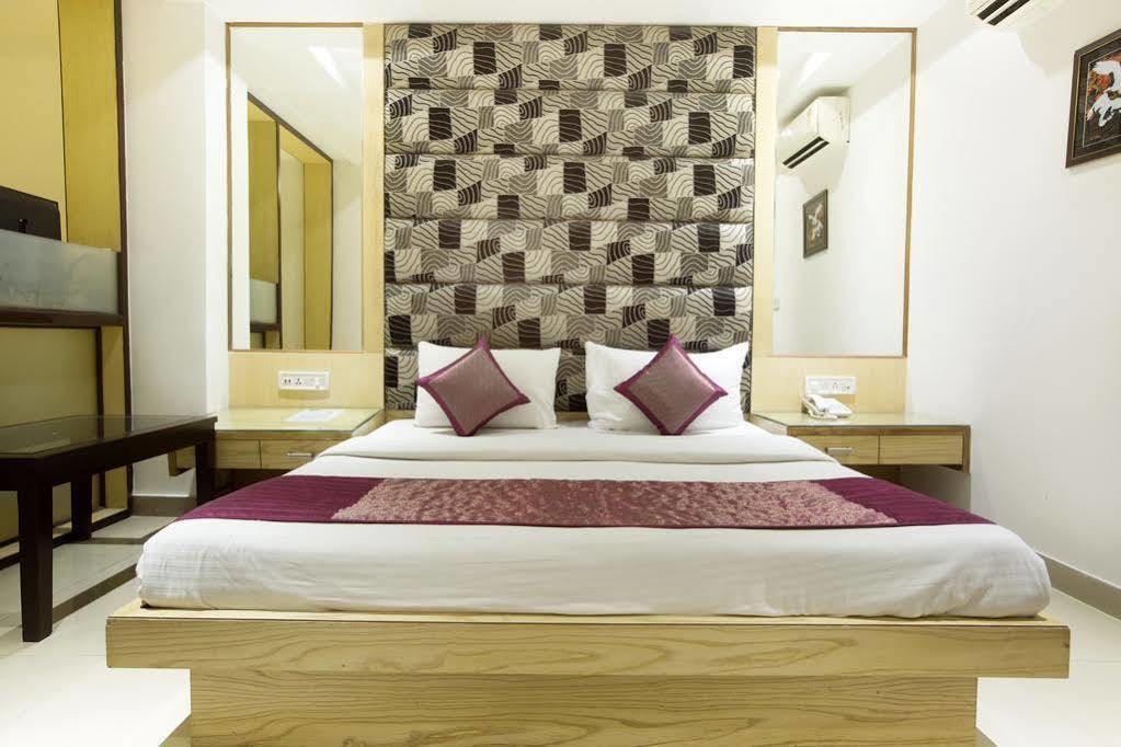 Omega Residency Hotel New Delhi Exterior foto