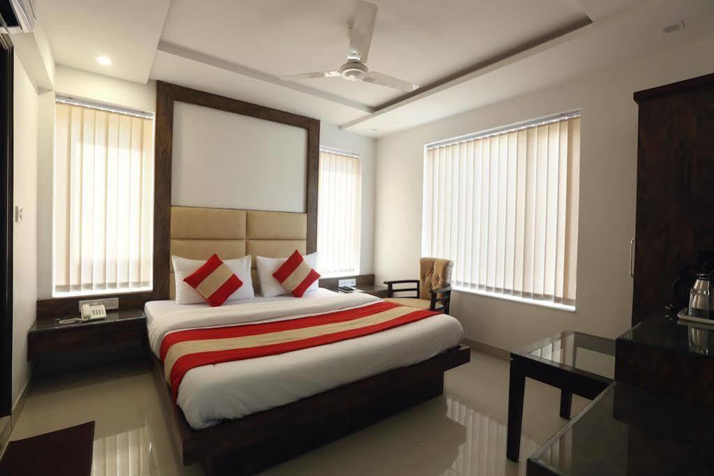 Omega Residency Hotel New Delhi Exterior foto